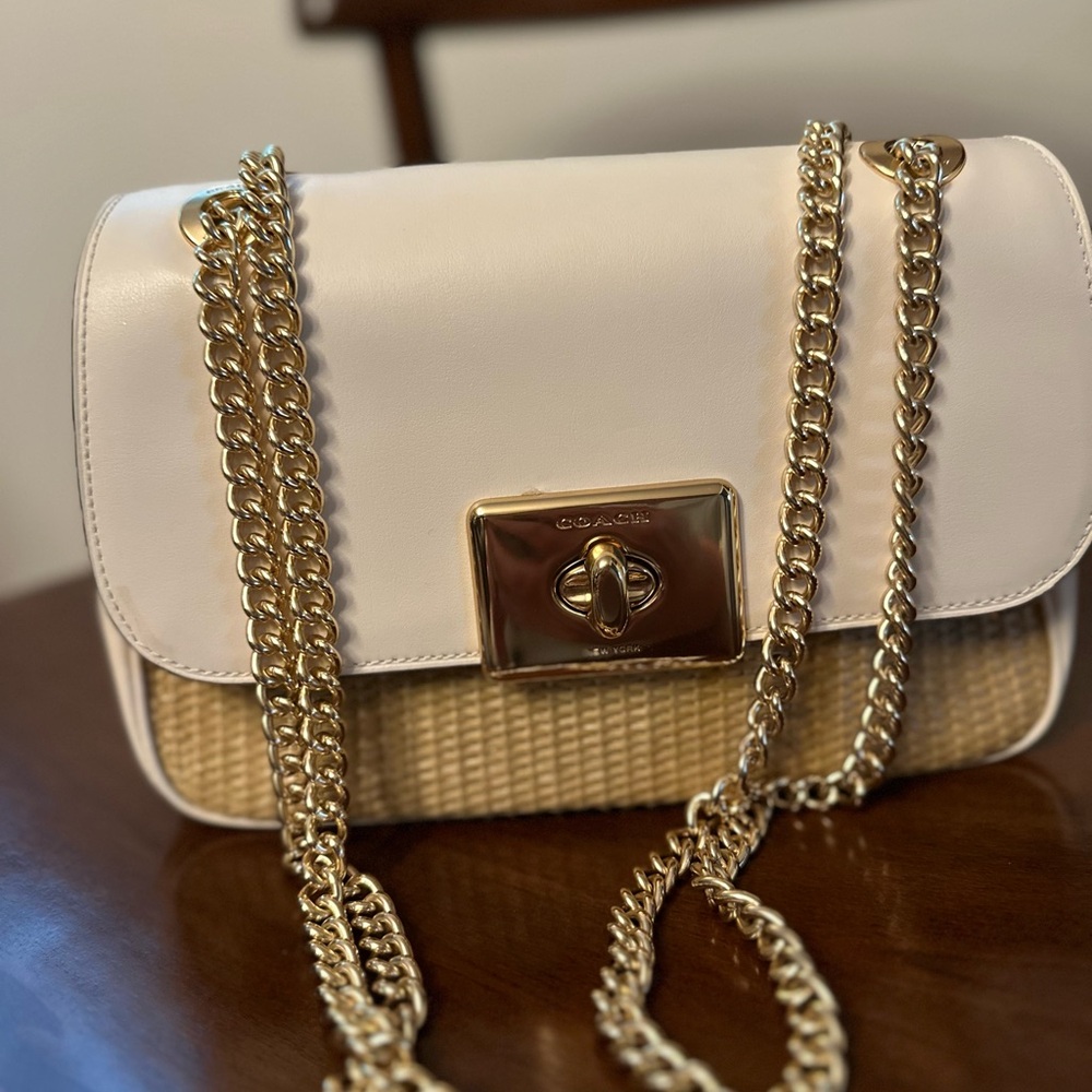 Elegant White and Tan Shoulder Bag with Gold Chain